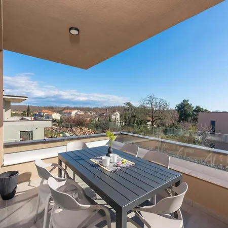 With Private Swimming Pool Villa Karigador