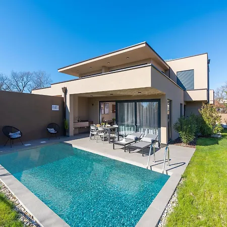 With Private Swimming Pool Villa